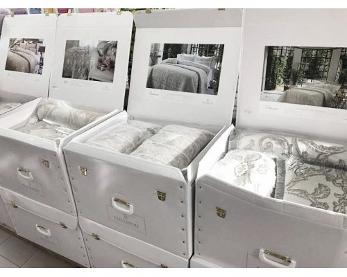 Покрывало Pepper Home Linzy Gold 270х260см с наволочками и декоративными подушками, сатин Покрывало Pepper Home Linzy Gold 270х260см с наволочками и декоративными подушками, сатин