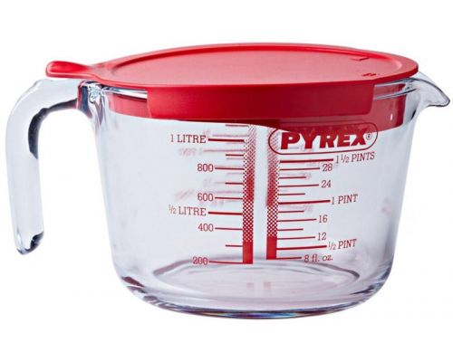 Мерная кружка Pyrex Classic с крышкой 1000мл стеклянная Мерная кружка Pyrex Classic с крышкой 1000мл стеклянная