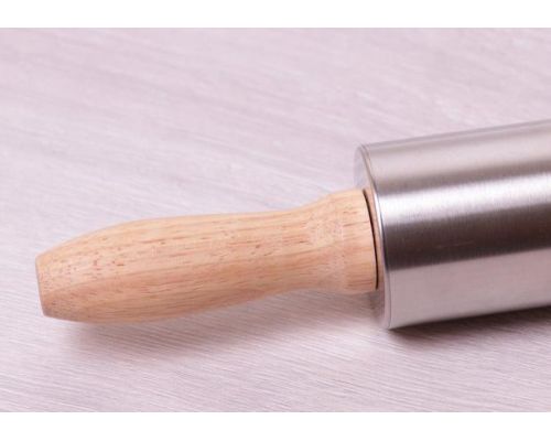 Скалка Kamille 38см из нержавеющей стали с деревянными ручками Скалка Kamille 38см из нержавеющей стали с деревянными ручками